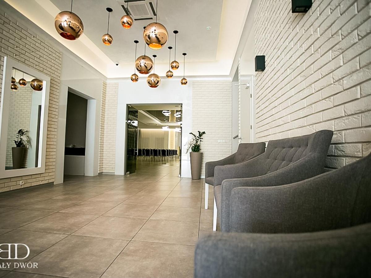 Bialy Dwor Bed & Breakfast Rychwal Bagian luar foto